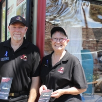 Betty, Geoff and Karen AAM13_6630